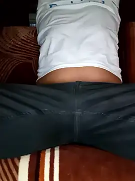 Snapshot of Professor_Leo_ chatting on December 26, 4:32 am Professor Leo  online show from December 26, 4:32 am