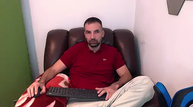 Snapshot of Leo_1617 chatting on March 10, 4:14 pm Leo 1617 online show from March 10, 4:14 pm