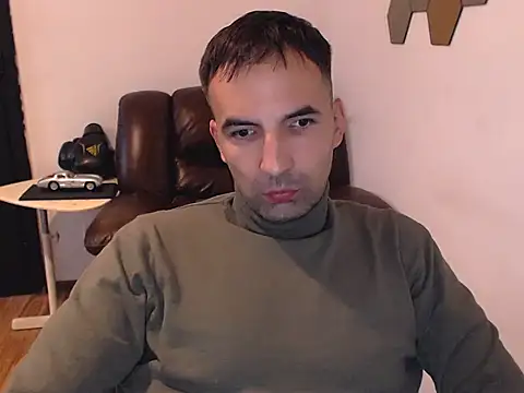 Snapshot of Leo_1617 chatting on October 10, 6:13 pm Leo 1617 online show from October 10, 6:13 pm