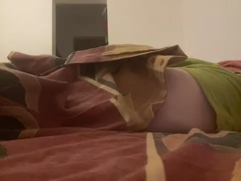 Snapshot of chris_sbh chatting on December 12, 5:52 am chris sbh online show from December 12, 5:52 am