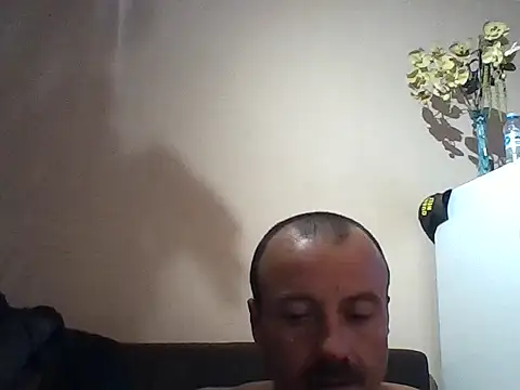 Nikolaiyy online show from May 8, 1:06 am