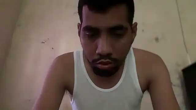 Snapshot of EnriquePersian197 chatting on December 28, 8:25 pm EnriquePersian197 online show from December 28, 8:25 pm