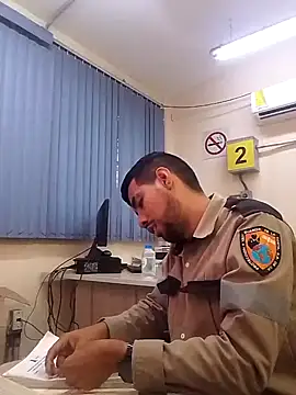 Snapshot of EnriquePersian197 chatting on February 20, 1:51 pm EnriquePersian197 online show from February 20, 1:51 pm