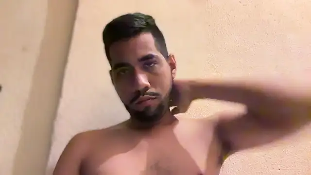 Snapshot of EnriquePersian197 chatting on December 31, 1:08 pm EnriquePersian197 online show from December 31, 1:08 pm