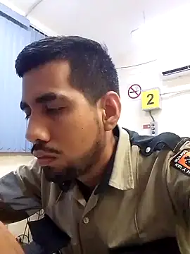 Snapshot of EnriquePersian197 chatting on January 29, 2:19 am EnriquePersian197 online show from January 29, 2:19 am