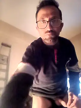 Porco81cazzo online show from December 17, 8:15 pm