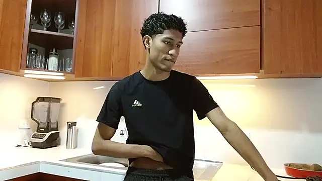 Snapshot of Masterikee chatting on October 17, 12:20 pm Masterikee online show from October 17, 12:20 pm