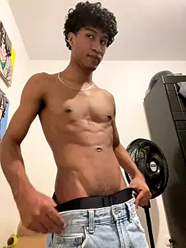 Snapshot of Masterikee chatting on December 2, 9:59 pm Masterikee online show from December 2, 9:59 pm