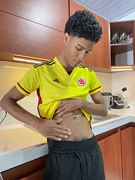 Snapshot of Masterikee chatting on September 16, 7:58 pm Masterikee online show from September 16, 7:58 pm