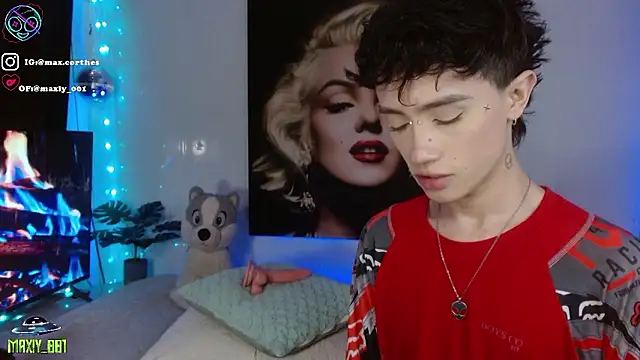 maxiy 001 online show from January 13, 4:00 pm