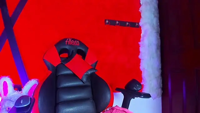 LilOwen  online show from March 25, 9:30 pm