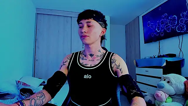 juniior 2311  online show from February 3, 8:03 pm