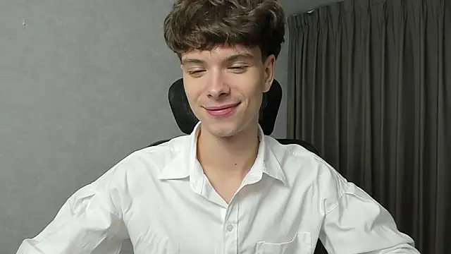 calvin love you online show from March 6, 5:10 pm