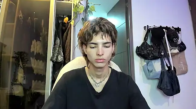 Snapshot of santy-kitty chatting on January 26, 11:29 pm santy-kitty online show from January 26, 11:29 pm