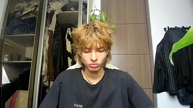 Snapshot of santy-kitty chatting on February 22, 3:23 am santy-kitty online show from February 22, 3:23 am