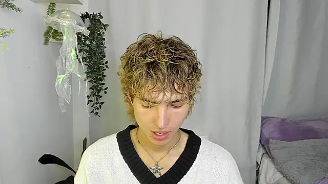 Snapshot of santy-kitty chatting on October 7, 2:59 am santy-kitty online show from October 7, 2:59 am