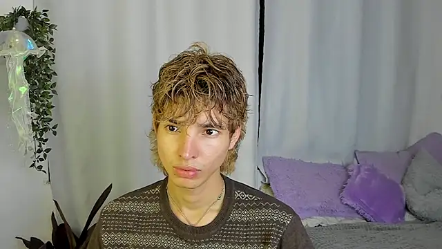 Snapshot of santy-kitty chatting on September 29, 2:43 am santy-kitty online show from September 29, 2:43 am