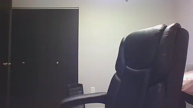 Stayinalive1992 online show from March 29, 3:17 am