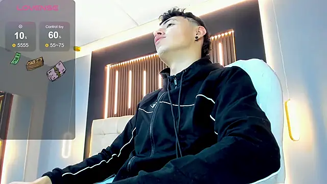 Lobo 17  online show from February 26, 3:52 am