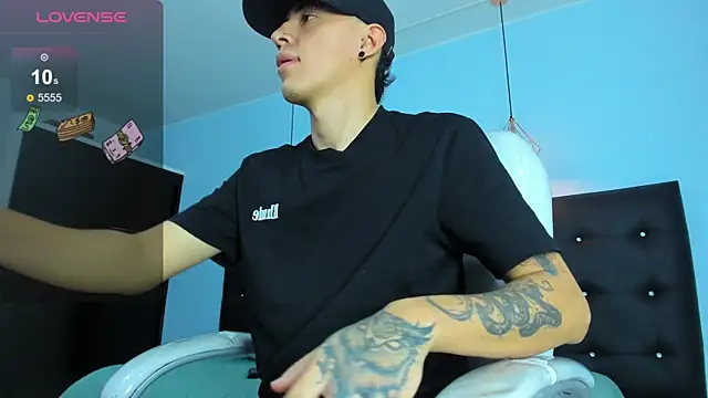 Lobo 17  online show from December 20, 3:57 am