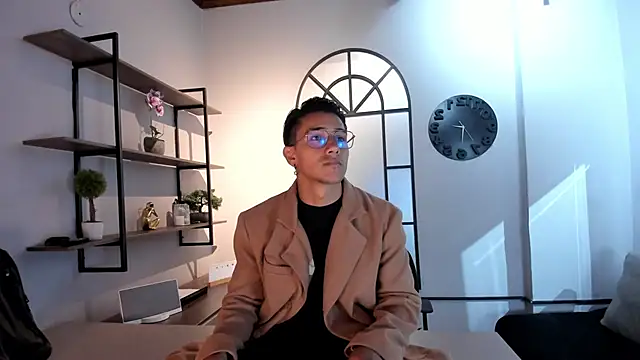 Snapshot of Andy_Joy_ chatting on September 28, 10:35 am Andy Joy  online show from September 28, 10:35 am