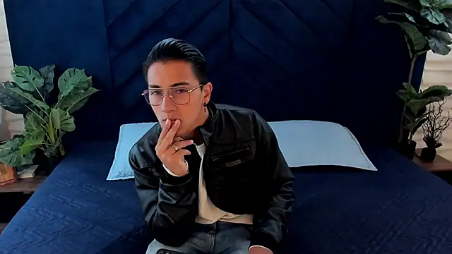 Snapshot of Andy_Joy_ chatting on October 8, 11:03 am Andy Joy  online show from October 8, 11:03 am