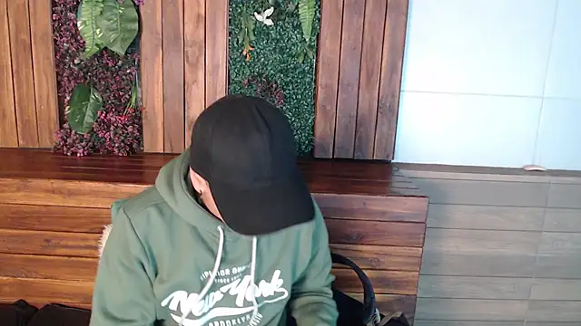 Snapshot of Andy_Joy_ chatting on September 12, 11:32 am Andy Joy  online show from September 12, 11:32 am