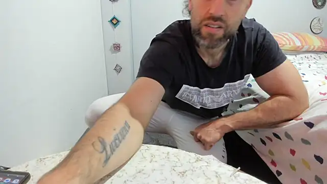 Snapshot of Antoniohot2024 chatting on December 7, 12:56 pm Antoniohot2024 online show from December 7, 12:56 pm