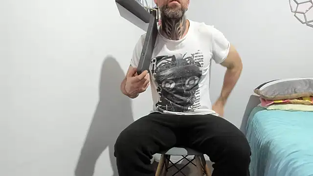 Snapshot of Antoniohot2024 chatting on February 21, 12:06 pm Antoniohot2024 online show from February 21, 12:06 pm