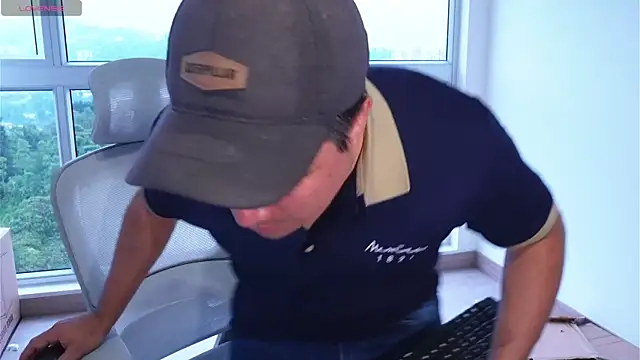 Snapshot of Jhonatan_Morales_S chatting on February 8, 10:19 pm Jhonatan Morales S online show from February 8, 10:19 pm