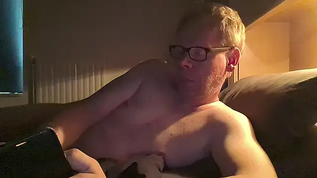 kinkyslet8 online show from June 24, 5:43 am