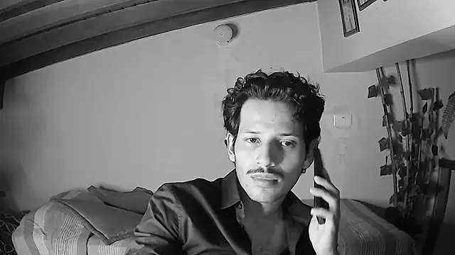 Nicholasrodrii online show from June 18, 11:21 pm