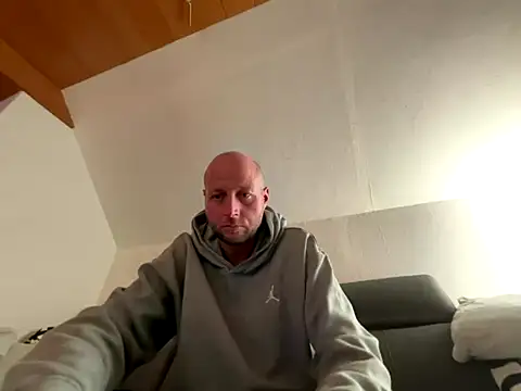 nikeaddicted2 online show from November 22, 5:34 pm