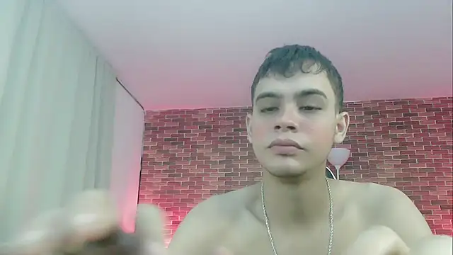 Snapshot of zacariasss_ chatting on September 19, 5:08 am zacariasss  online show from September 19, 5:08 am