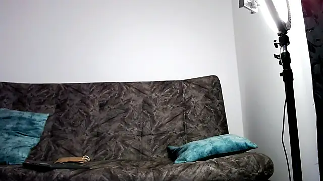 Snapshot of Exotic_tatto27121 chatting on December 7, 2:20 am Exotic tatto27121 online show from December 7, 2:20 am