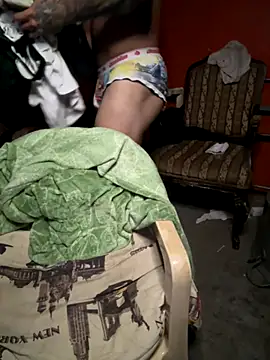 moody1996- online show from October 19, 3:44 am