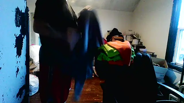 slickwill123 online show from April 4, 1:19 pm