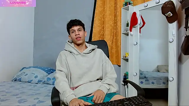 Snapshot of jeff_ross chatting on February 20, 10:26 pm jeff ross online show from February 20, 10:26 pm