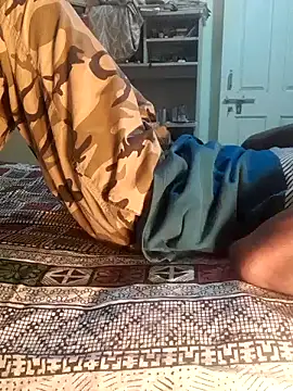 Snapshot of Chocolate_stud10 chatting on February 13, 9:17 pm Chocolate stud10 online show from February 13, 9:17 pm