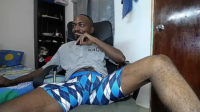 Snapshot of black__diiamond chatting on February 14, 11:31 am black  diiamond online show from February 14, 11:31 am