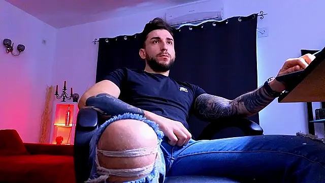 MightyAaron66 online show from February 4, 6:41 am