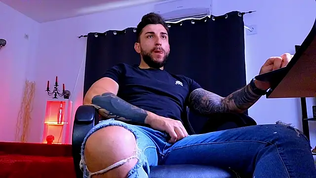 MightyAaron66 online show from June 16, 3:31 am