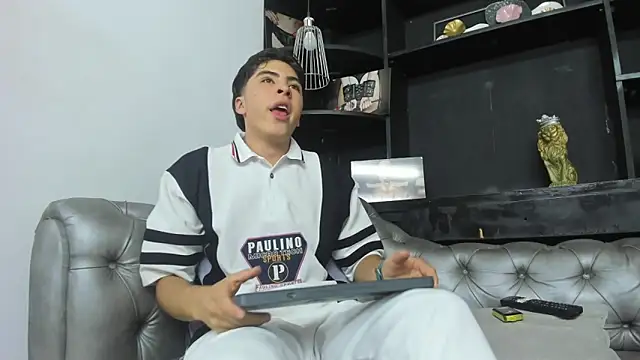 Snapshot of HeellBoy_ chatting on October 7, 8:46 pm HeellBoy  online show from October 7, 8:46 pm