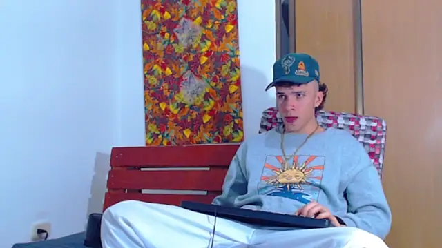 Keeny16 online show from December 19, 2:13 pm