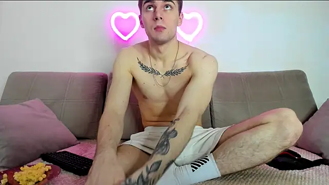 Ian Connery online show from February 11, 9:03 pm