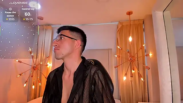 Un Slutty online show from October 9, 8:36 pm