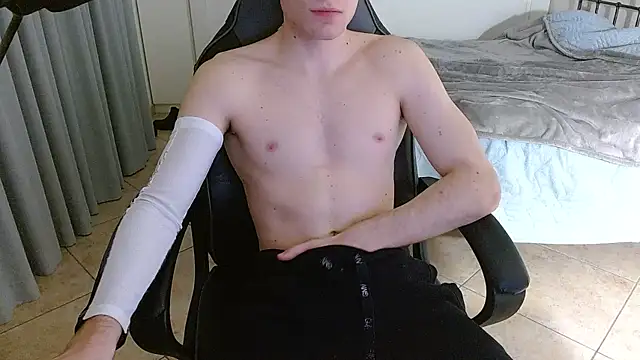 FitGuyDream online show from November 11, 12:48 am