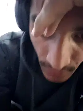 Snapshot of nskgenz chatting on December 6, 4:47 am nskgenz online show from December 6, 4:47 am