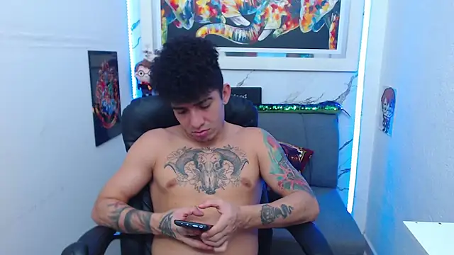 targuerian22 online show from October 30, 4:36 am