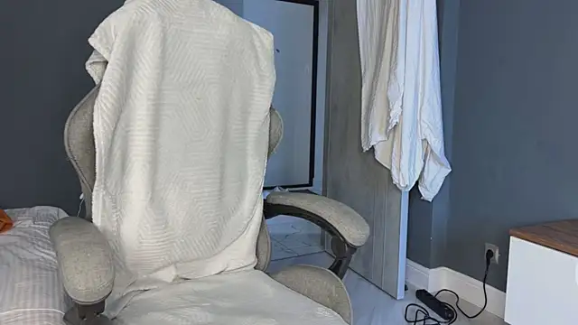 alyx garden online show from February 5, 9:36 am